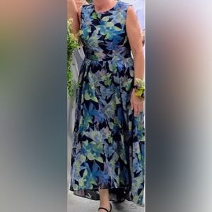 Kay Unger designer dress size 14.  Matching shoes size 9.